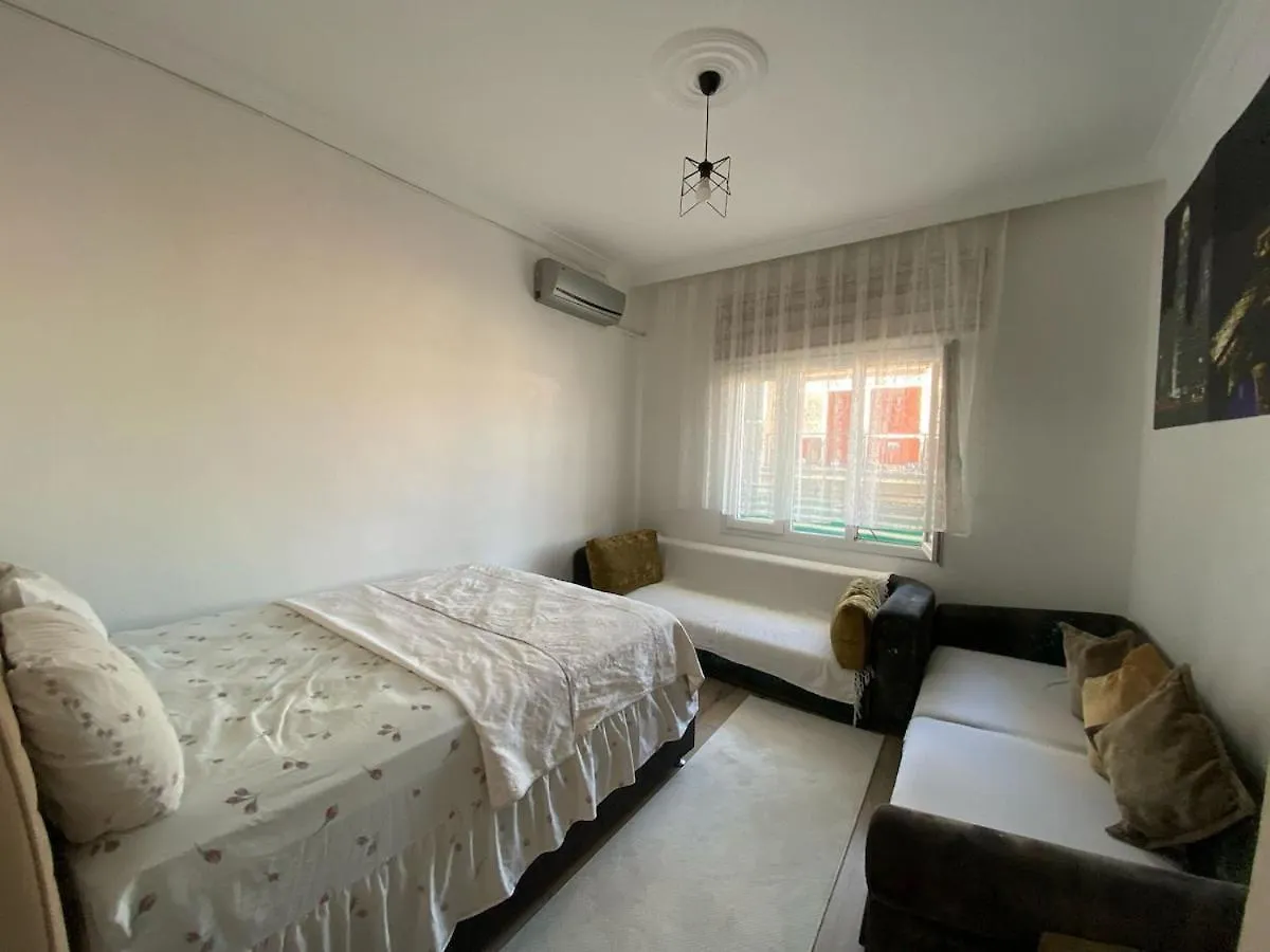 Appartamento Authentic Detached House In Kusadasi City Center
